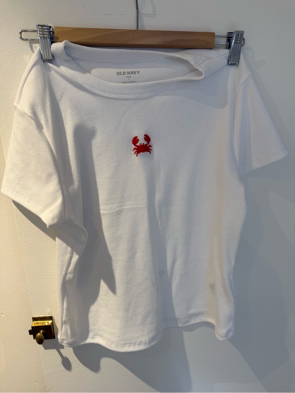 Old Navy White Ribbed Tee with Embroidered Crab